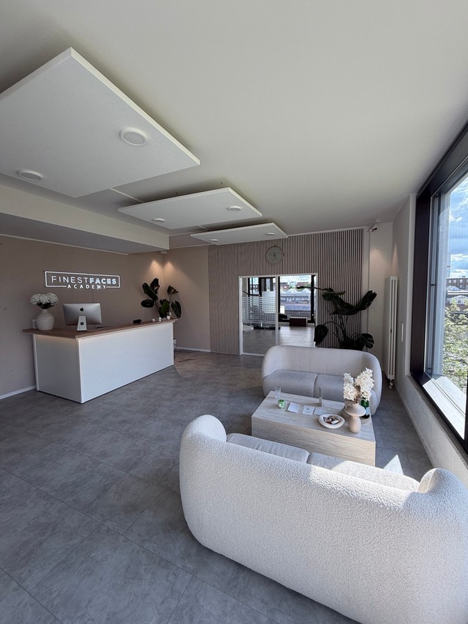 Empfang und Lounge im Finest Faces Studio in der Bremer Überseestadt
