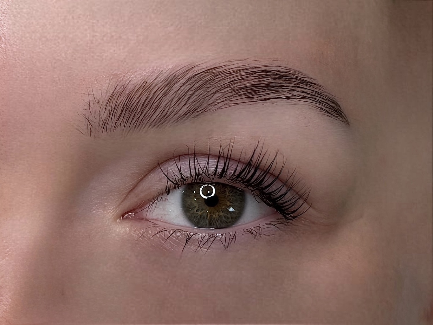 Ergebnis eines Lash- und Browliftings bei Finest Faces Bremen