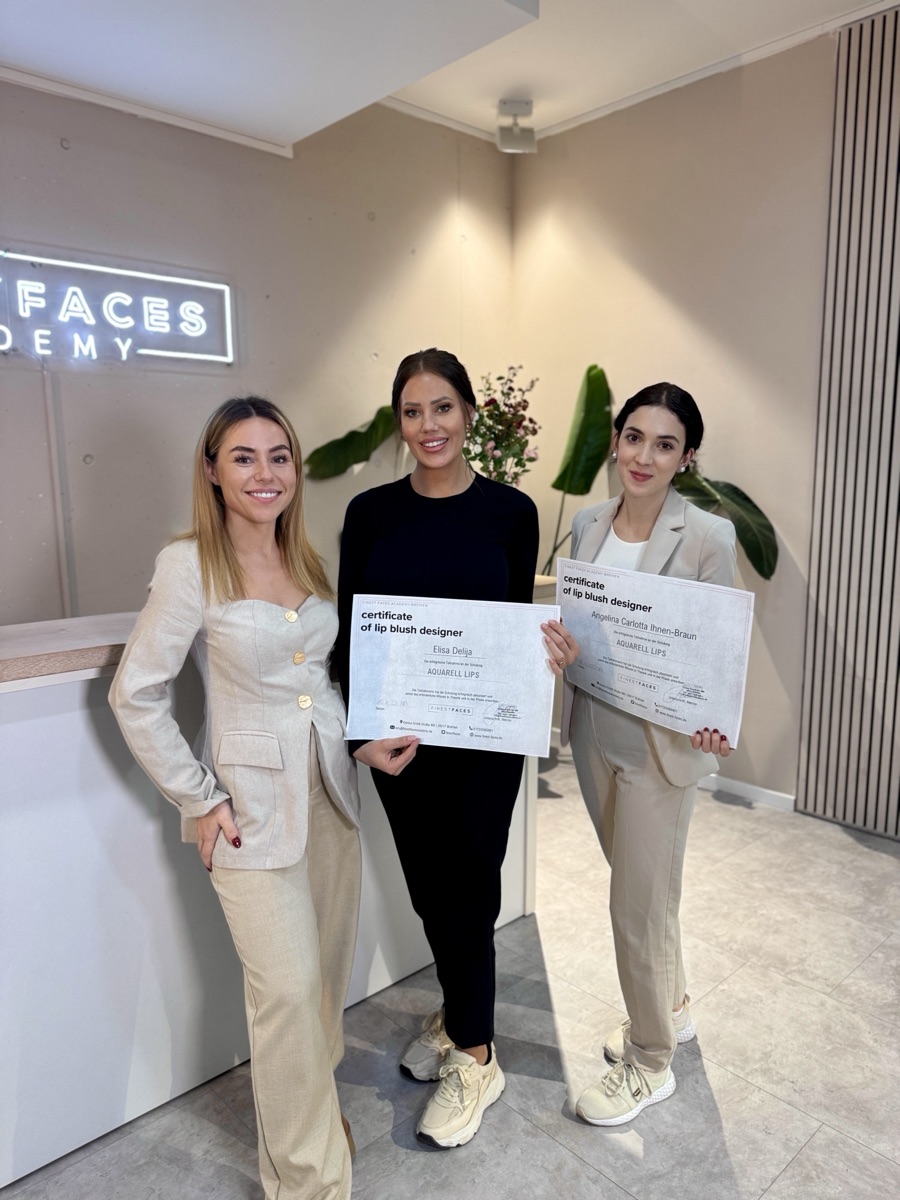 Absolventinnen der All About Lips Schulung mit Zertifikat